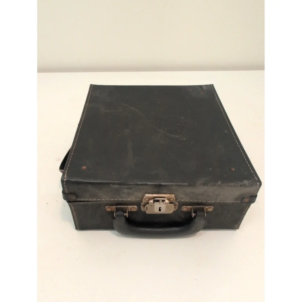 Vintage Polaroid Land Camera Model 100 w/ Original Strap And Case Flash & More